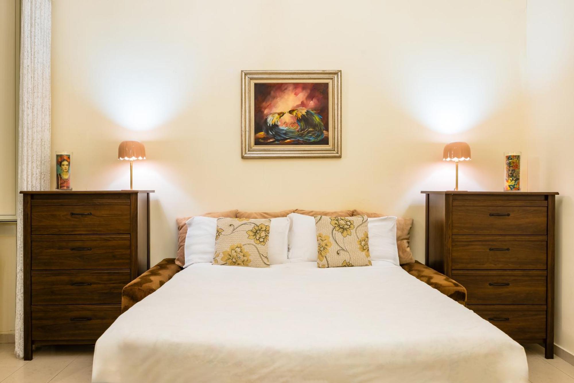 Homely By Wonderful Italy Apartament